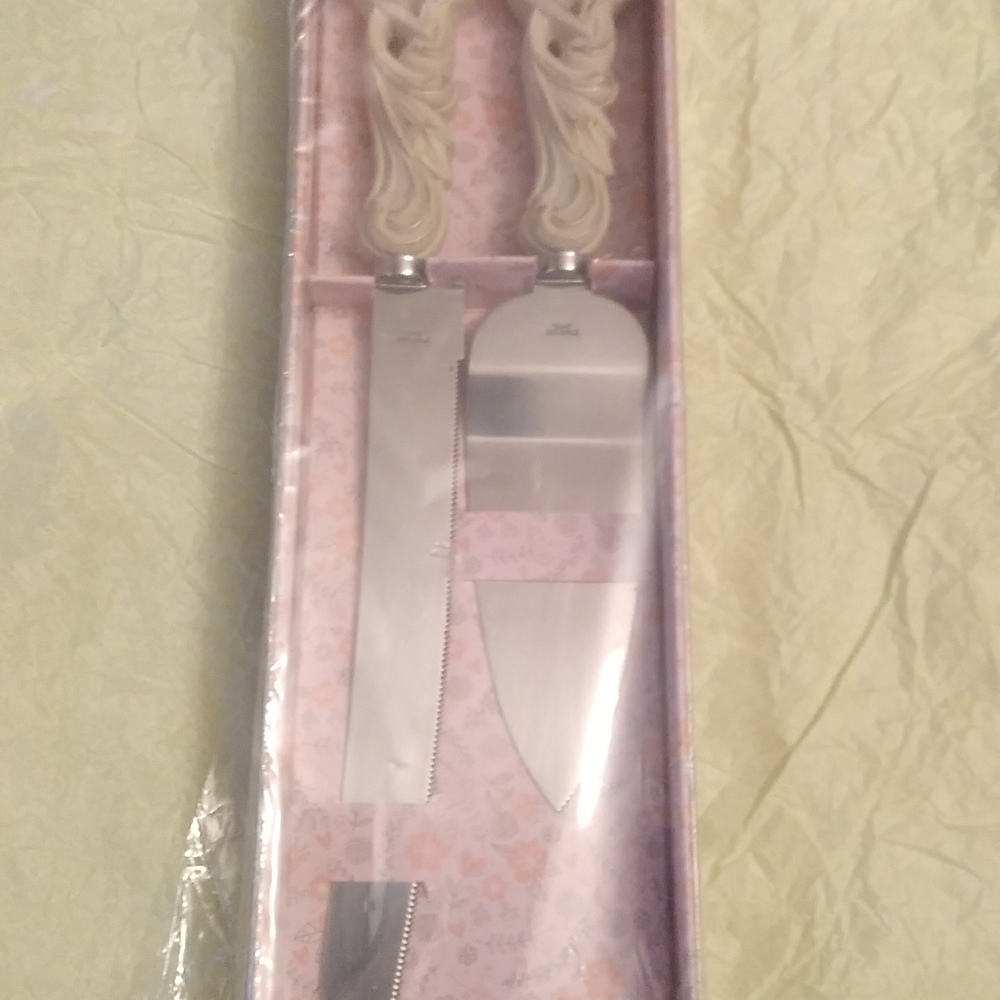 Ivory wedding serving knife & spatula